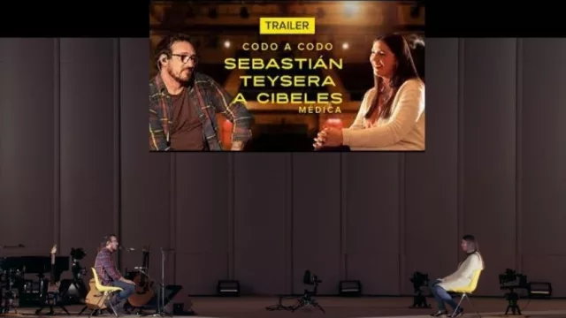 El Enano canta “Codo a Codo” a heroína de la pandemia