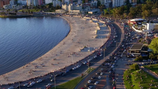 MVD tiene su primera audioguía en inglés relatada por una británica que vive en UY