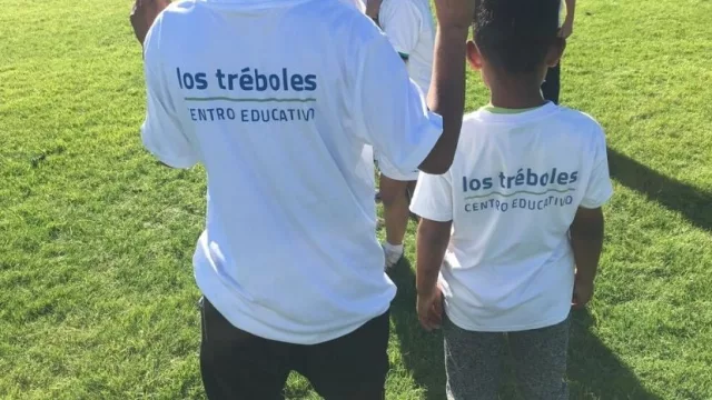 Para la buena suerte de todos (tu ropa abriga a Los Tréboles)