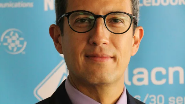 Con Oscar Robles, director ejecutivo de Lacnic