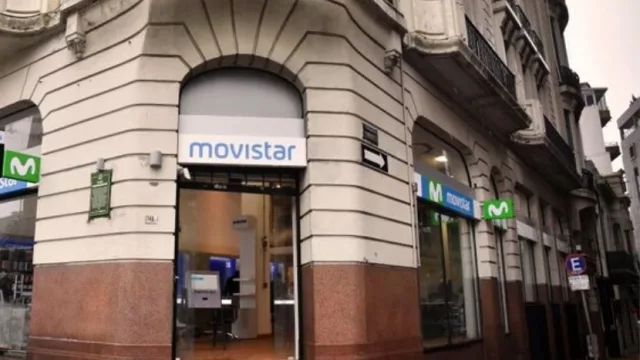 Tirate un cable a tierra (Movistar inaugura nuevo local en Ciudad Vieja)