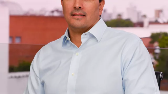 Con el director de la consultora en Recursos Humanos Advice, Felipe Cat