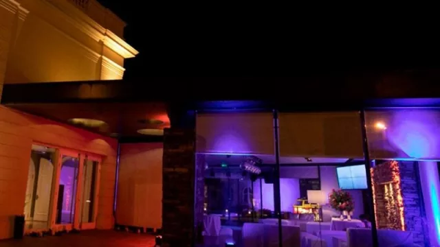 Los salones de eventos y fiestas suben el volumen para que el gobierno los escuche (son más de 30.000 voces refunfuñando) 