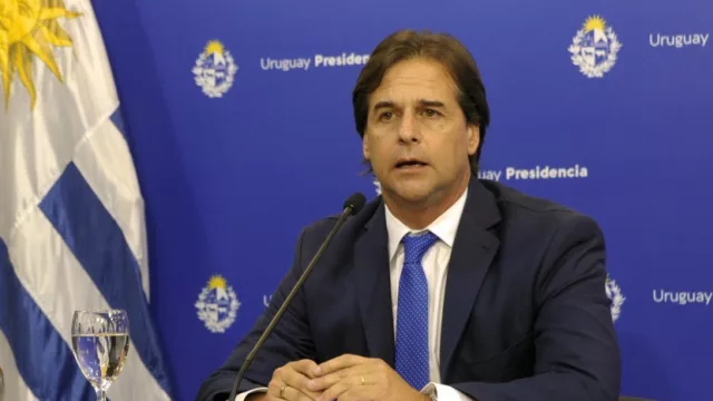 Con una pequeña ayudita de mis amigos y del COVID-19 (62% aprueba la gestión Lacalle Pou)