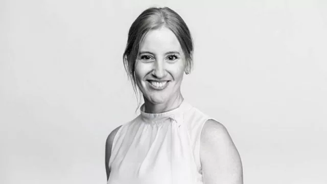 La CEO de Bristol Myers Squibb, la vicepresidenta de Fifarma