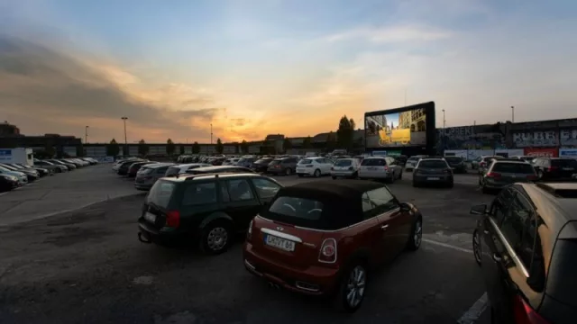 “25 watts” y “Joker” se podrán ver en un autocine en la costa de Montevideo