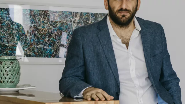 Con el asesor, consultor y docente de E- business, Rafael Cernicchiaro