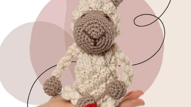 Clara, la ovejita de batalla de Ruralanas (se vende a US$ 32)