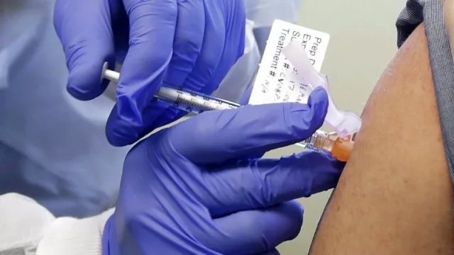 La Asociación Española tiene un plan de vacunación antigripal de cuatro fases (e incluye una flota de taxis)