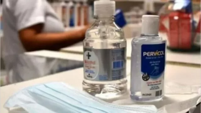 El Gobierno fijó precios máximos para alcohol en gel y barbijos no quirúrgicos
