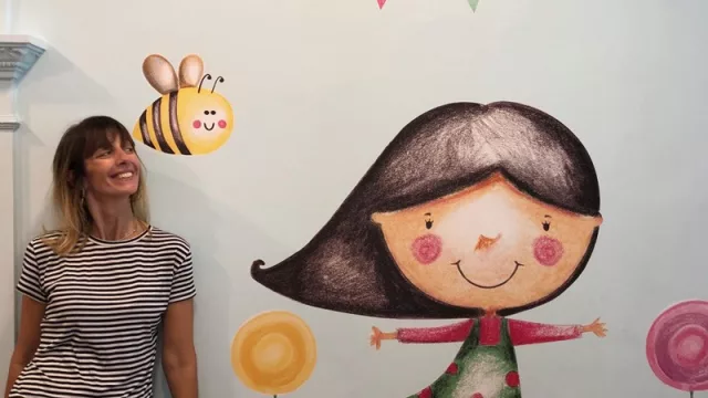 Una ilustradora que se recicla (ahora vende rayuelas y pistas de auto)