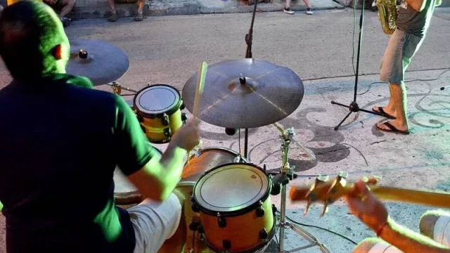 El Ministerio de Educación y Cultura sale al rescate de los artistas (muchos millones de $ en fondos solidarios y proyectos)