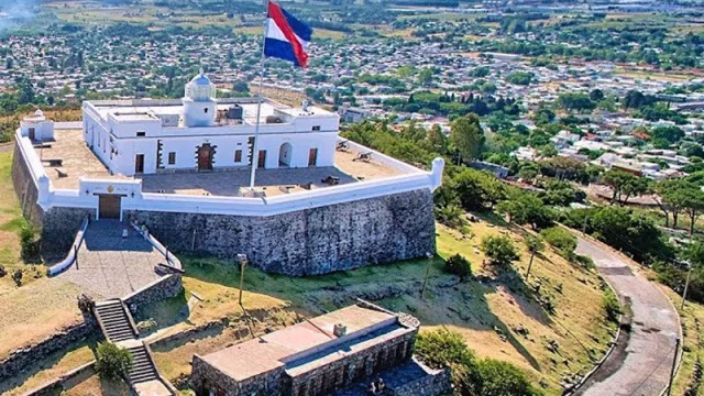 Alguien piensa en la zona oeste de Montevideo (Golden Key Brokers va donde pocos se animan)