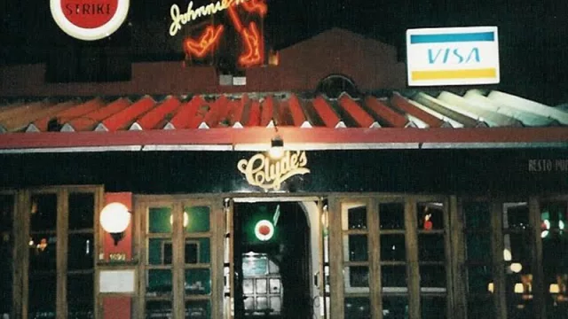 Cambia temporalmente el negocio gastronómico (dueños venden a futuro y proveedores van casa por casa) 