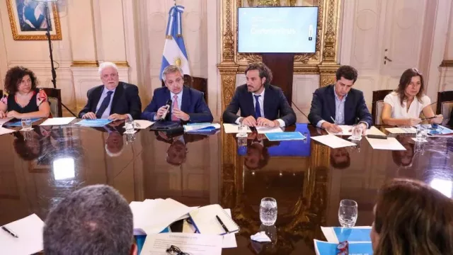 El Gobierno fija una cuarentena compulsiva y limitará la llegada de extranjeros