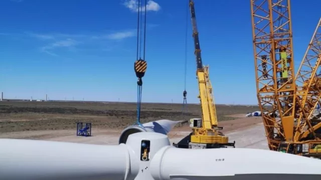Uruguay llevó la grúa más grande de su historia a Argentina y realizó su primer trabajo en el exterior