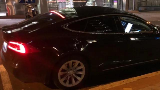InfoNegocios en la Fitur de Madrid en un Tesla (by Uber)