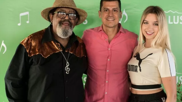 Salus con edición limitada para botellas y bidones