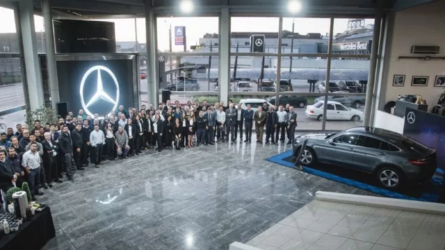 Mercedes-Benz  sigue líder en ventas de autos de alta gama