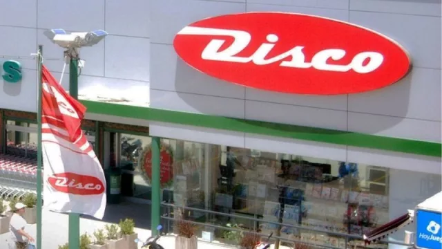  Grupo Disco dona sombreros a Comisión de Lucha Contra el Cáncer