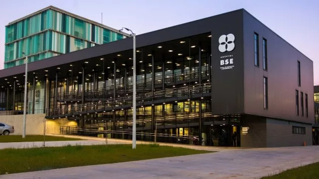 El BSE y la Universidad Católica firmaron acuerdo de cooperación