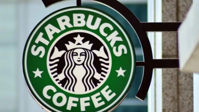 Starbucks reutiliza los vasos