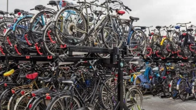 ¡Sin sentido como parking para bicis!