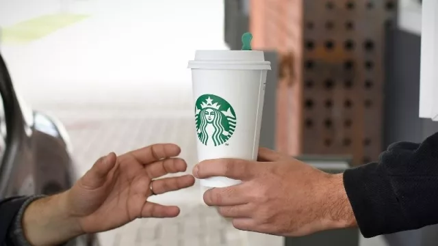 Starbucks abre su primer Drive - Thru en UY 