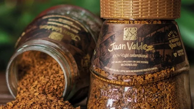 Y finalmente parece que Juan Valdez viene en su mula