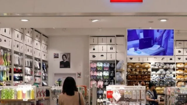 La tienda japonesa de artículos y decoración, Miniso, planta bandera en Uruguay