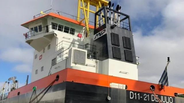 Fumaya todo terreno, amobló draga “21 de Julio” y se embarcó en nuevos desafíos