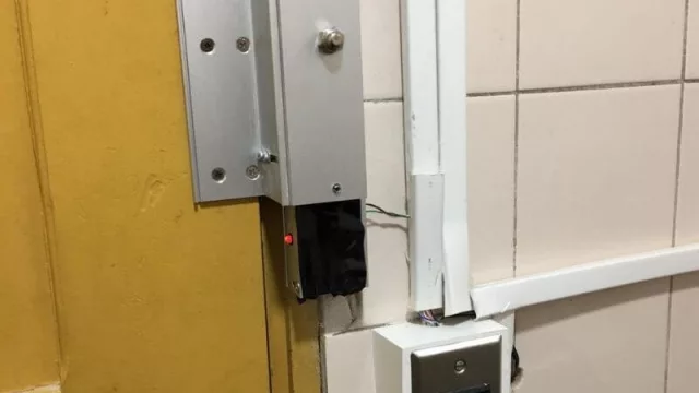 El novedoso sistema de baños pagos que implementa Axion