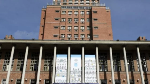 Las estrategias radicalmente opuestas de Uber y Cabify 