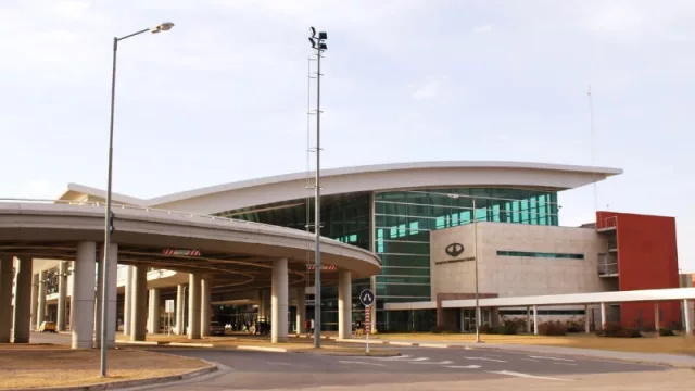 Cayó 43% en abril la cantidad de pasajeros internacionales en el aeropuerto de Córdoba