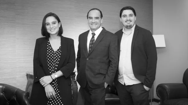 Estudio Ruiz Lapuente: dos generaciones brindando servicios jurídicos, contables y notariales