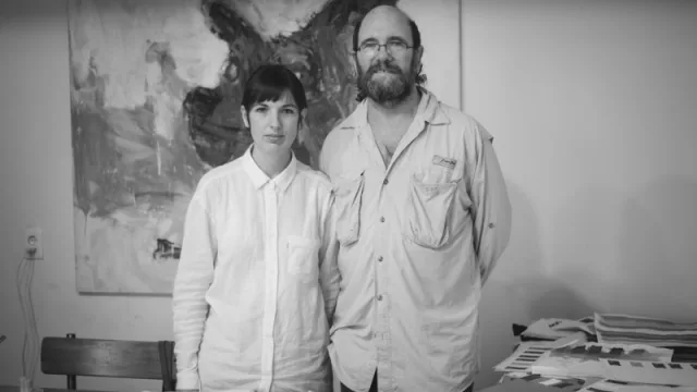 Infantozzi: padre e hija ofreciendo materiales de expresión plástica para niños y adultos