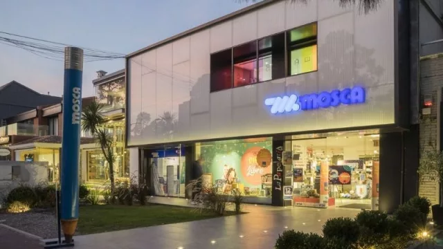 Mosca se frota las manos en la zafra escolar (esperan crecer frente al 2018 con mochilas y cuadernolas)