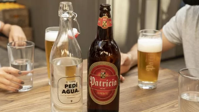 Patricia con su campaña “Pedí agua” suma y suma en bares y restaurantes