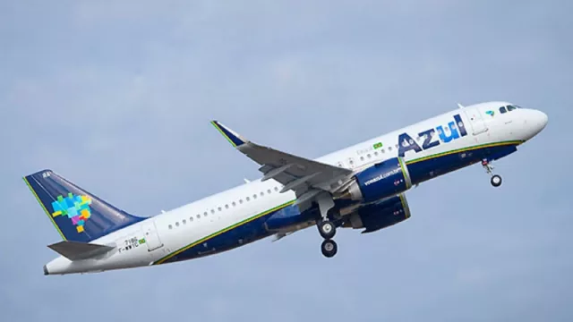 Azul levanta sus vuelos Córdoba - Porto Alegre (pero piensa sumar frecuencia a Recife)