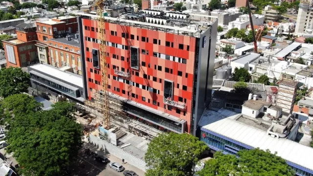 Corazones contentos: El SMI aumenta su tamaño 20.000 m²