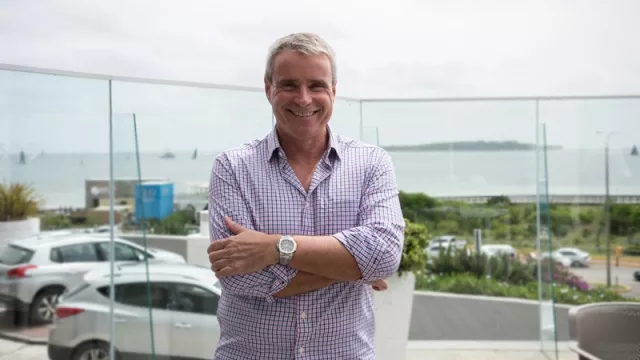 Con Juan Carlos Sorhobigarat, director de Terramar Christies International Real Estate