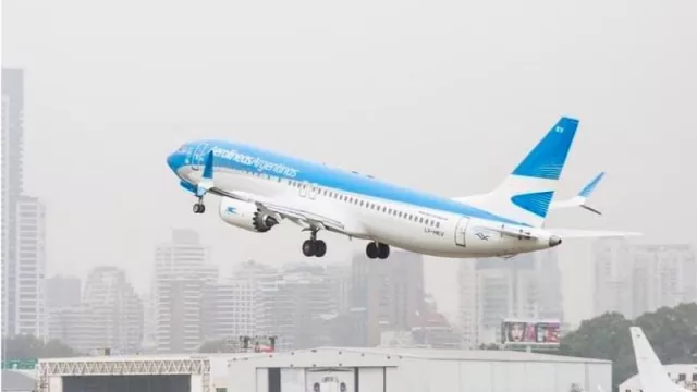 Aerolíneas Argentinas en Punta, lanza hoy temporada y presenta  Boeing 737 MAX8
