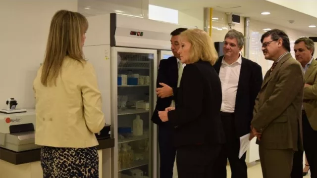 Latu se pone a la vanguardia con nuevo laboratorio de Microbiología