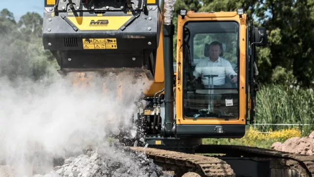 Tu eres el imán y yo soy el metal: Hyundai Construction Equipment y MB Crusher juntos son dinamita