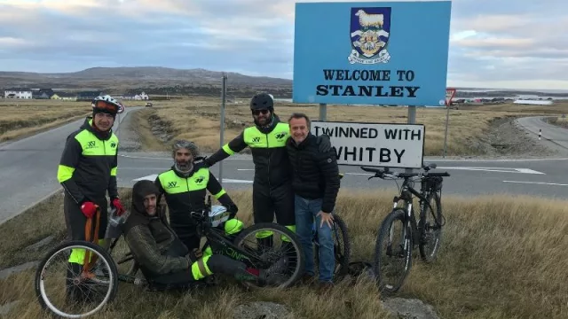 Visitar las Falklands en dos ruedas, una aventura para 15 personas en 2019