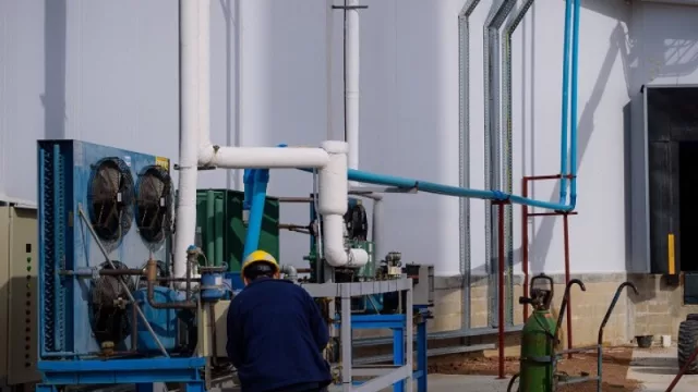 Corfrisa de compras: US$ 4 M en un molino aerogenerador y US$ 1.5 M en un freezer gigante 