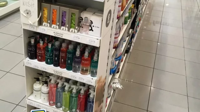 Farmashop se mudó 100 metros a un salón más grande