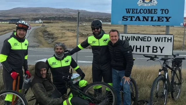 Visitar las Falklands en dos ruedas, una aventura para 15 personas en 2019