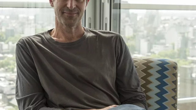 Bebo Gold, Director de Agencia Neto Comunicación