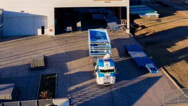 Los reyes de las piscinas desembarcan en UY (Llega IndusPlast)